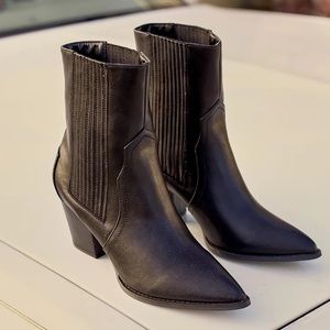Lulu’s Black Mid-Calf Boots (no box)